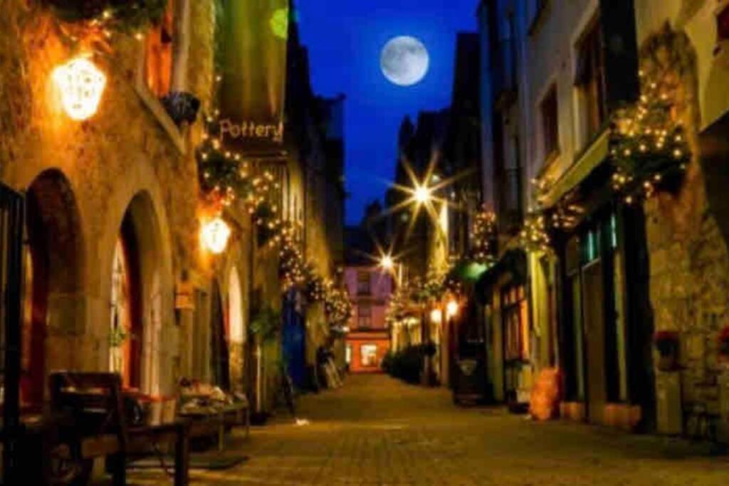 Appartement Latin Quarter Luxury à Galway Extérieur photo