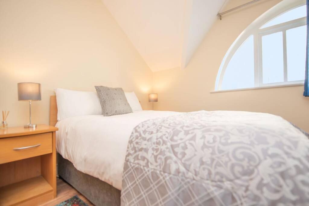 Appartement Latin Quarter Luxury à Galway Extérieur photo