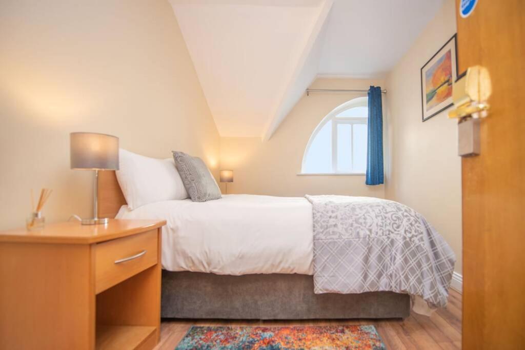 Appartement Latin Quarter Luxury à Galway Extérieur photo